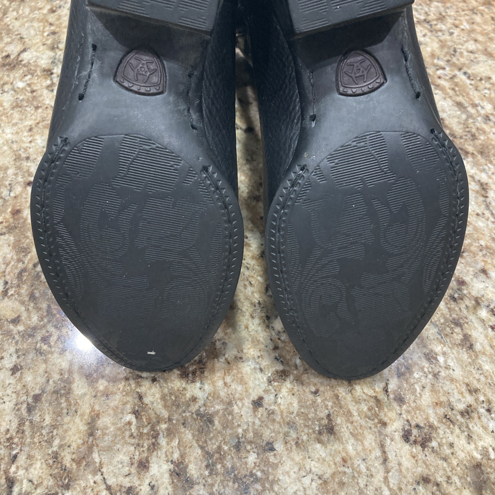 Ariat Woman’s Heritage R Toe Cowgirl Boots Black Leather Size 7.5C 10001037