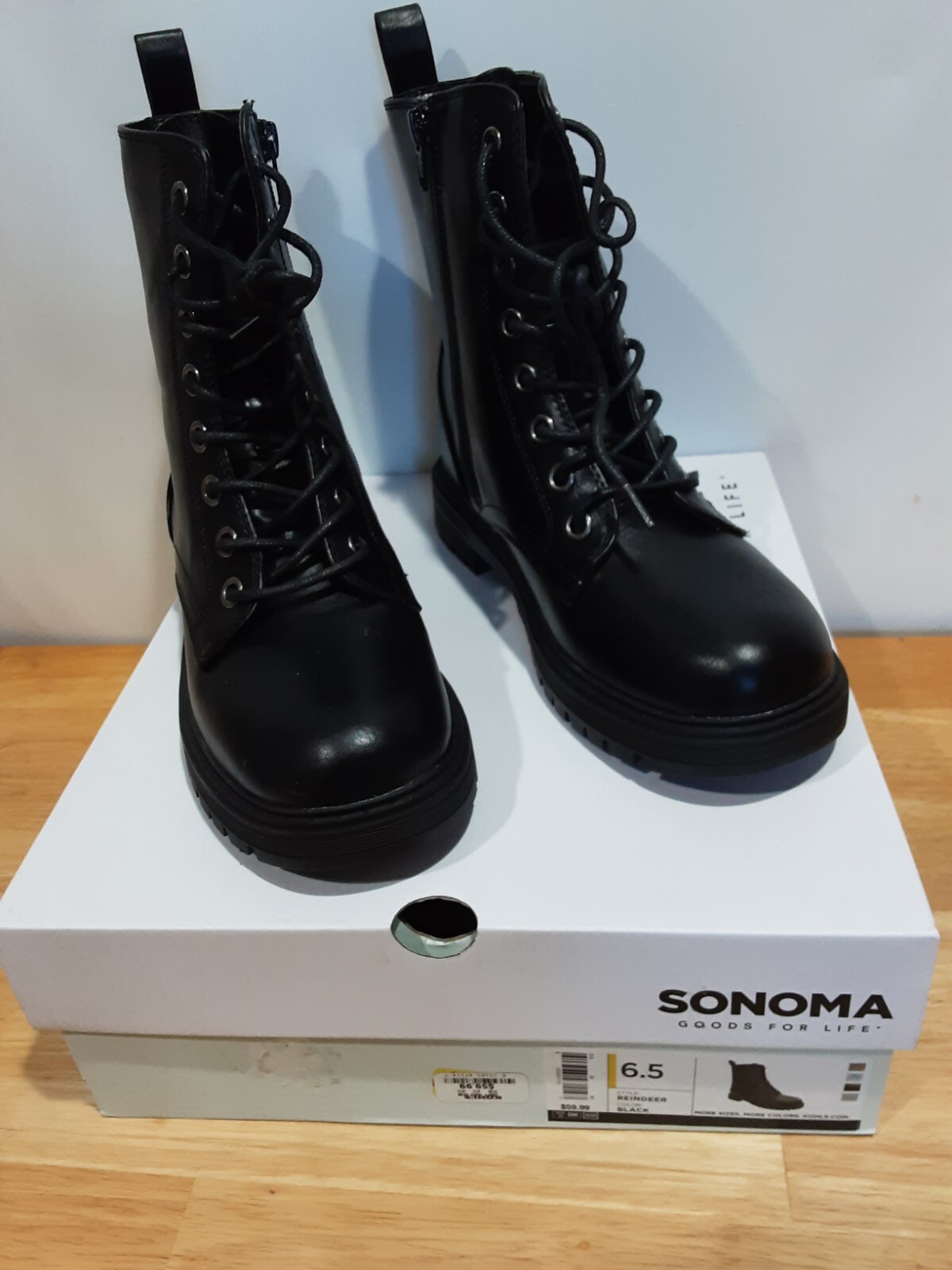 NEW Sonoma Reindeer Lace Up Boots size 6.5 has inside zippers 1.5″ heel pull tab