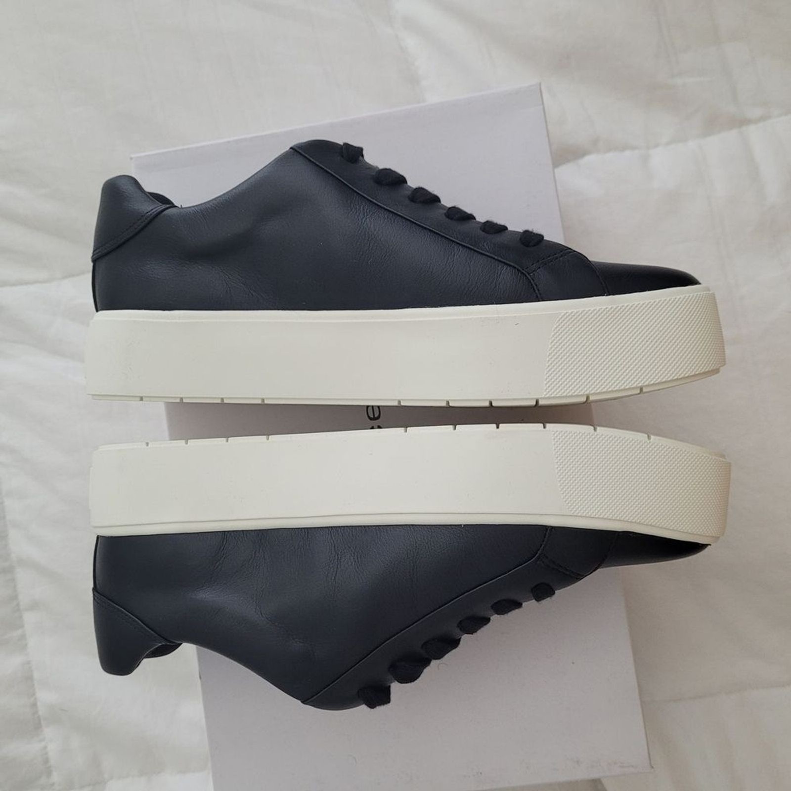 Vince Benfield Black Leather Platform Sneakers Size 7.5 Contemporary Classic