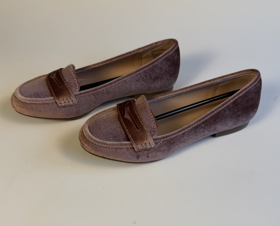 Madden Girl Women’s Carmello Flats Blush Velvet Suede Slip on Loafer Size 6 M