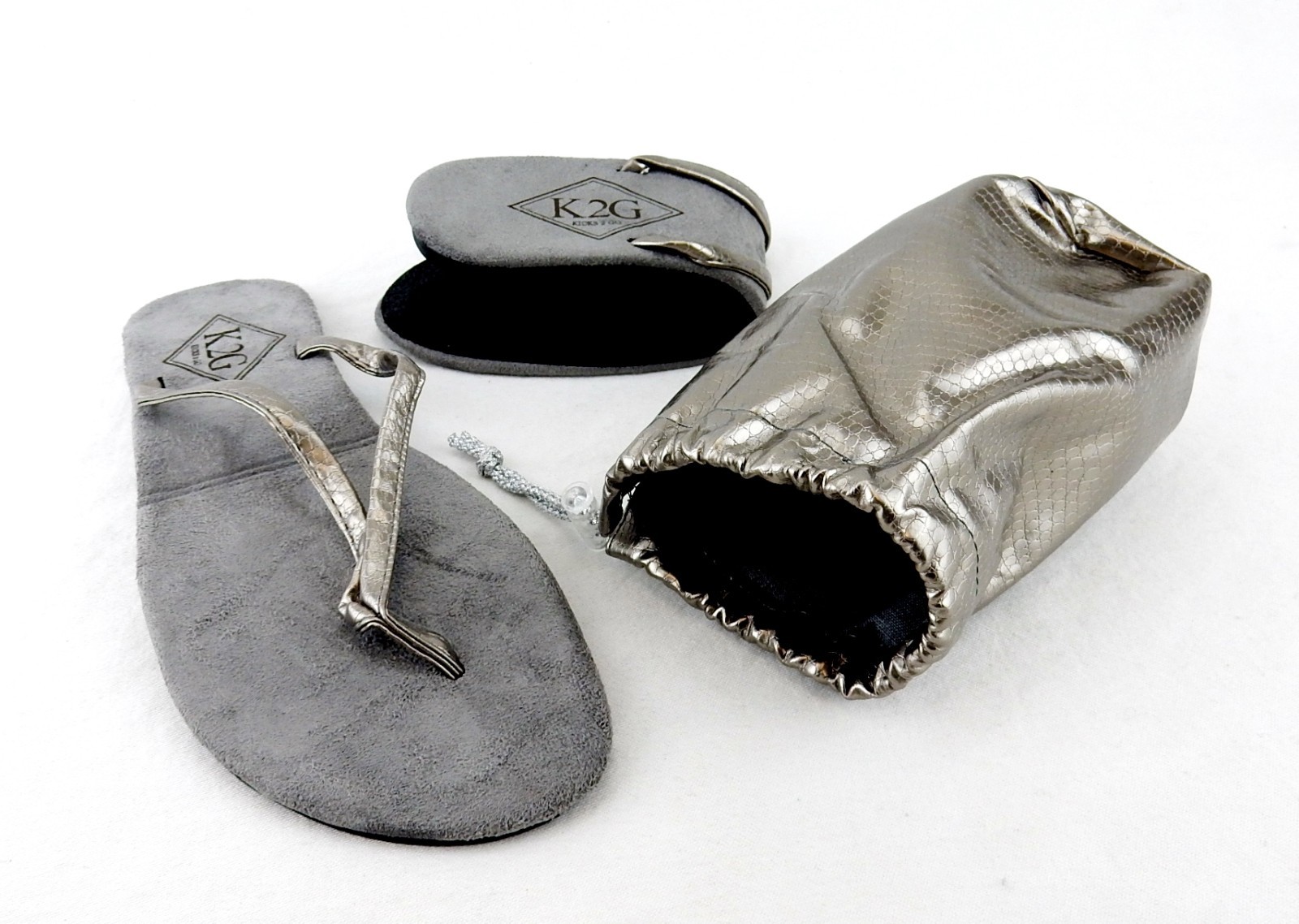 Ladies’ Folding Flip-Flops w/Pouch, SILVER ~ S/M/L/XL ~ Spa, Beach, Pool, Shower