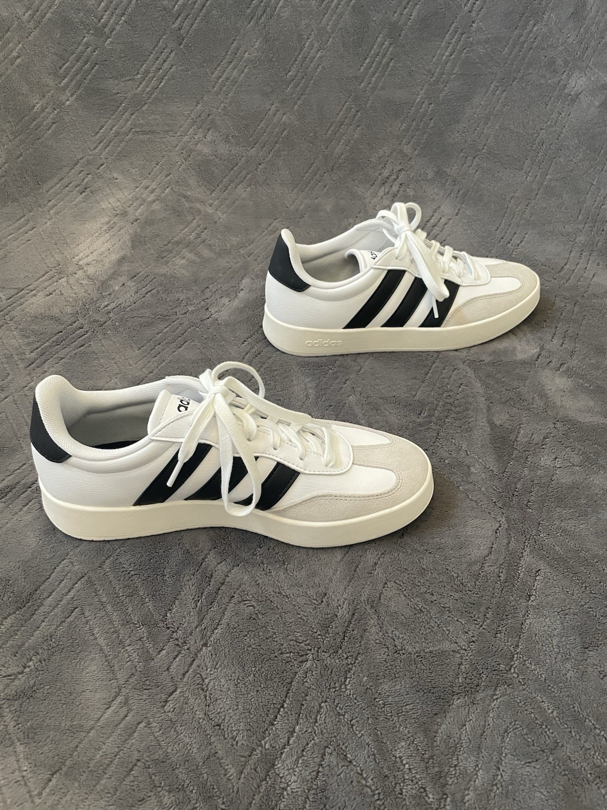 adidas “Barreda” Women’s Retro T-Toe Terrace Style Tennis Shoes White/Black NEW