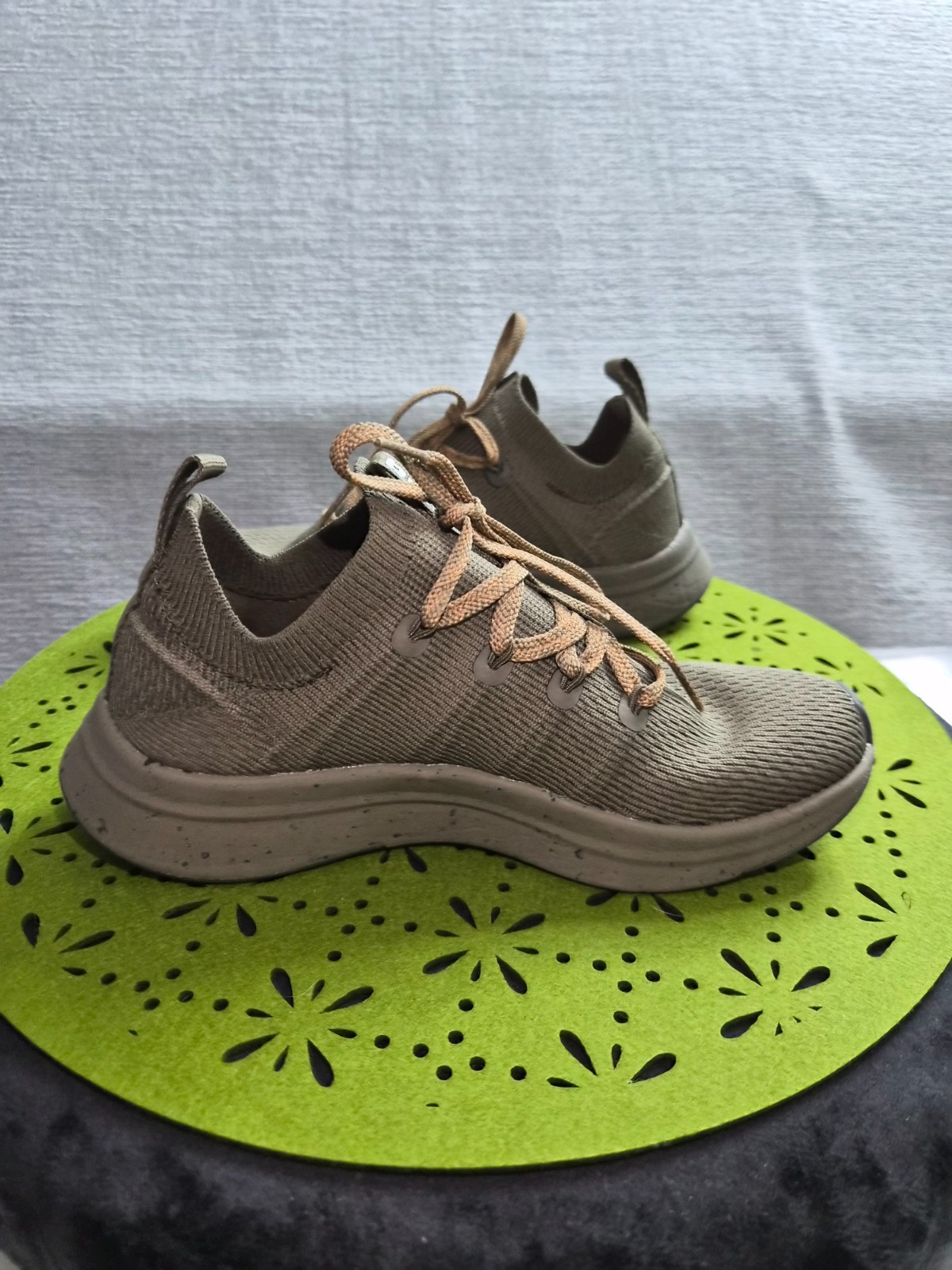 REI Co-Op Beyonder 00022950 Womens US 6 Running Shoes Green Athletic Sneakers