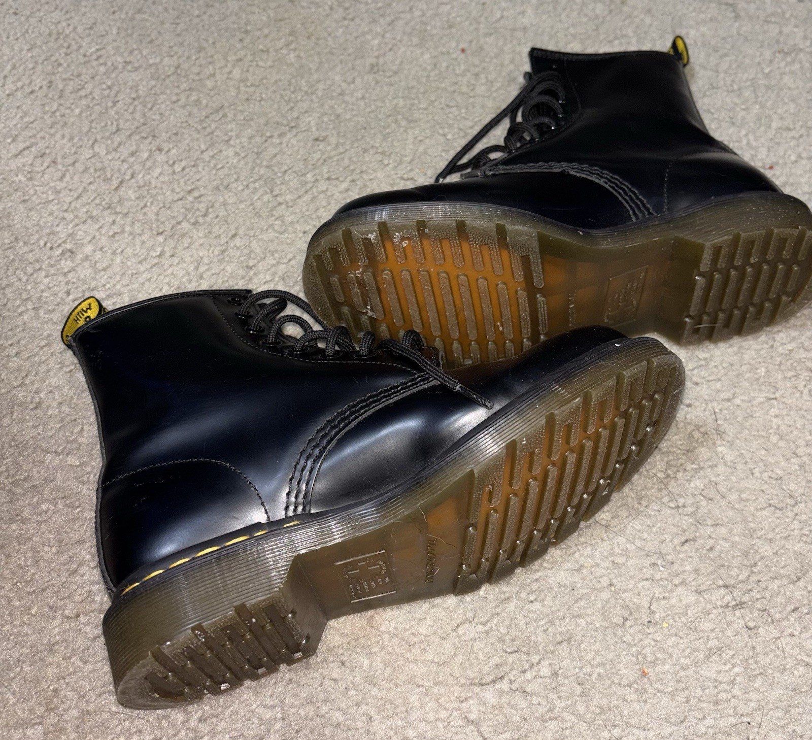 Dr. Martens 1460 Women’s Original Smooth Leather Lace Up Boots, Size 7 US