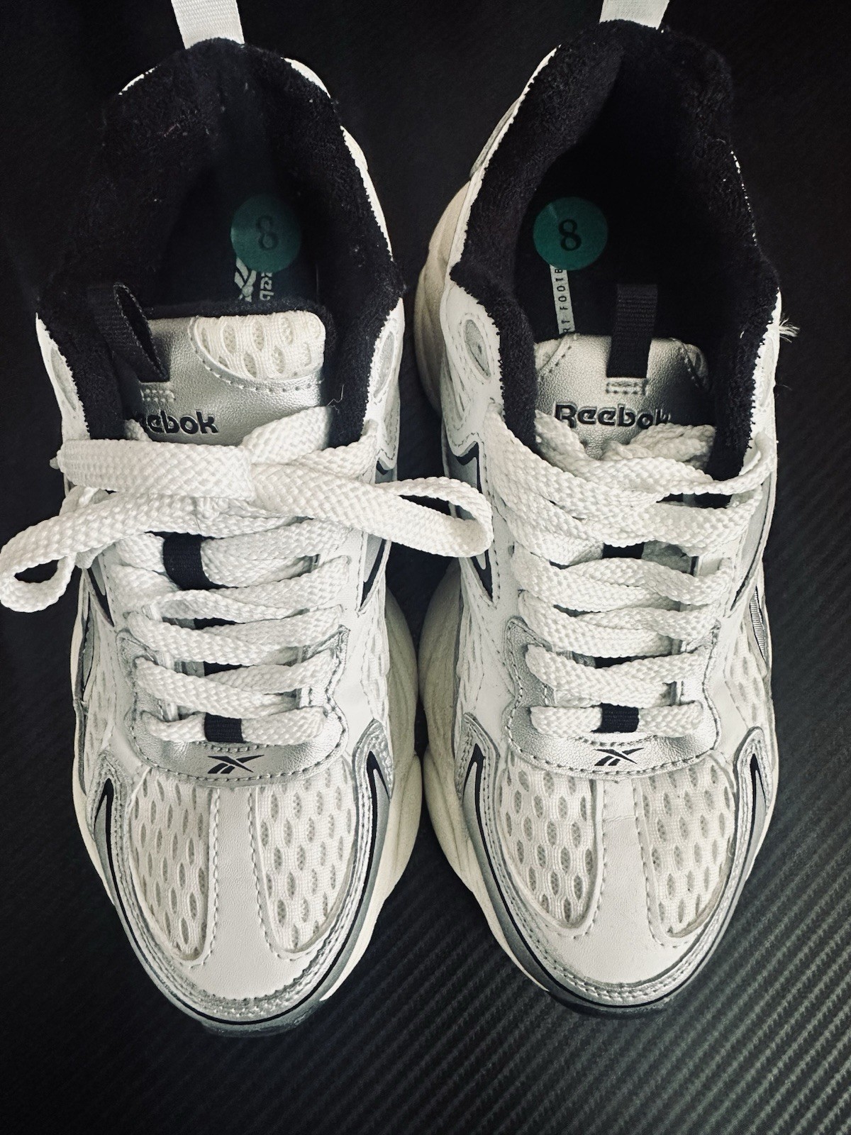Reebok Charge Women’s Running Shoes White Gray Comfort Footbed Size 8 New