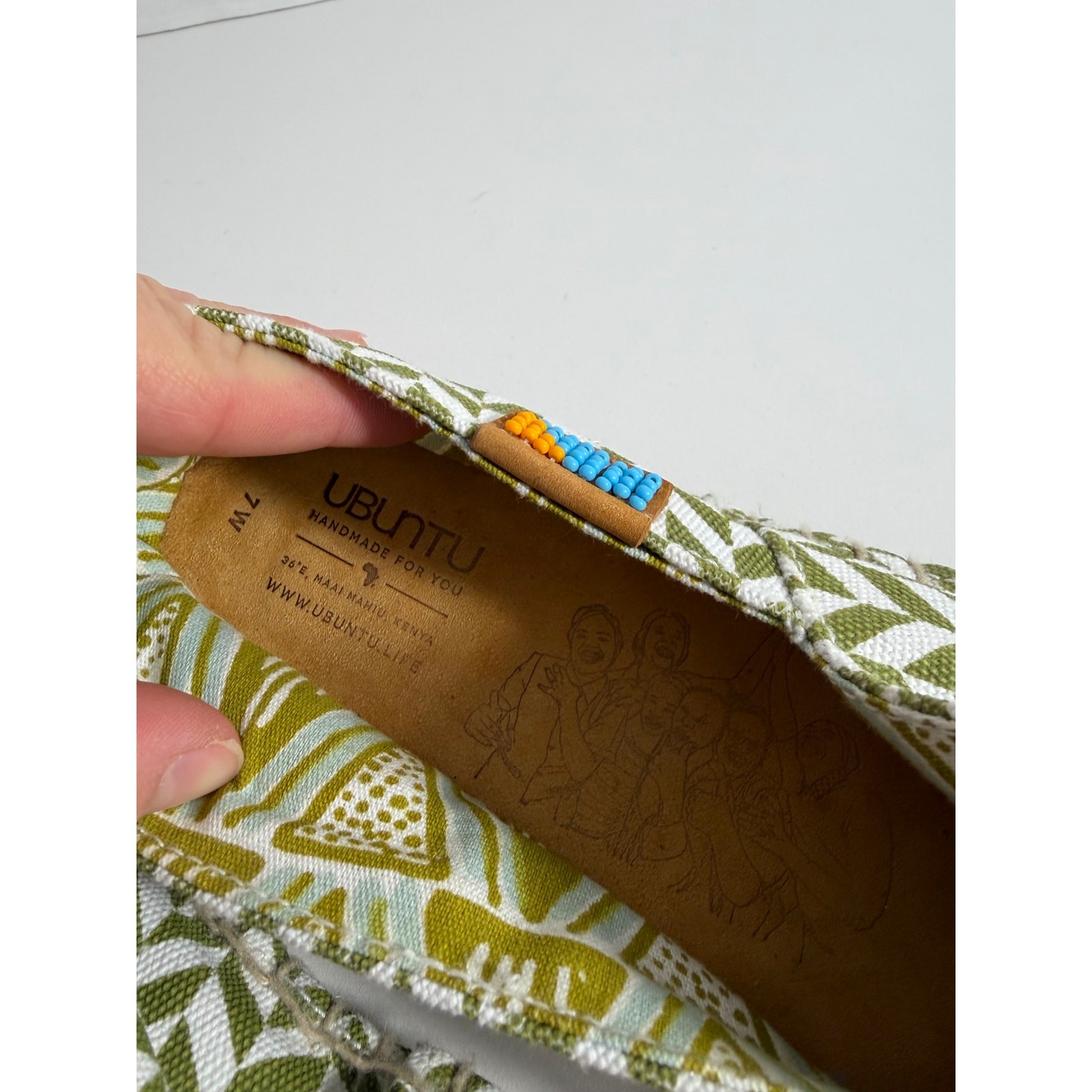 NWOB Ubntu Espadrilles Green Chevron Print Womens Size 7