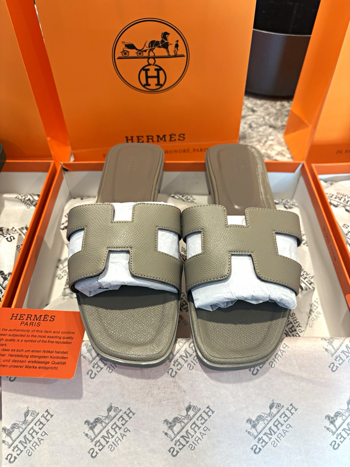 Hermès Women’s Leather Logo Slide Sandals Gray EU 39 US 8.5 New w/ Box