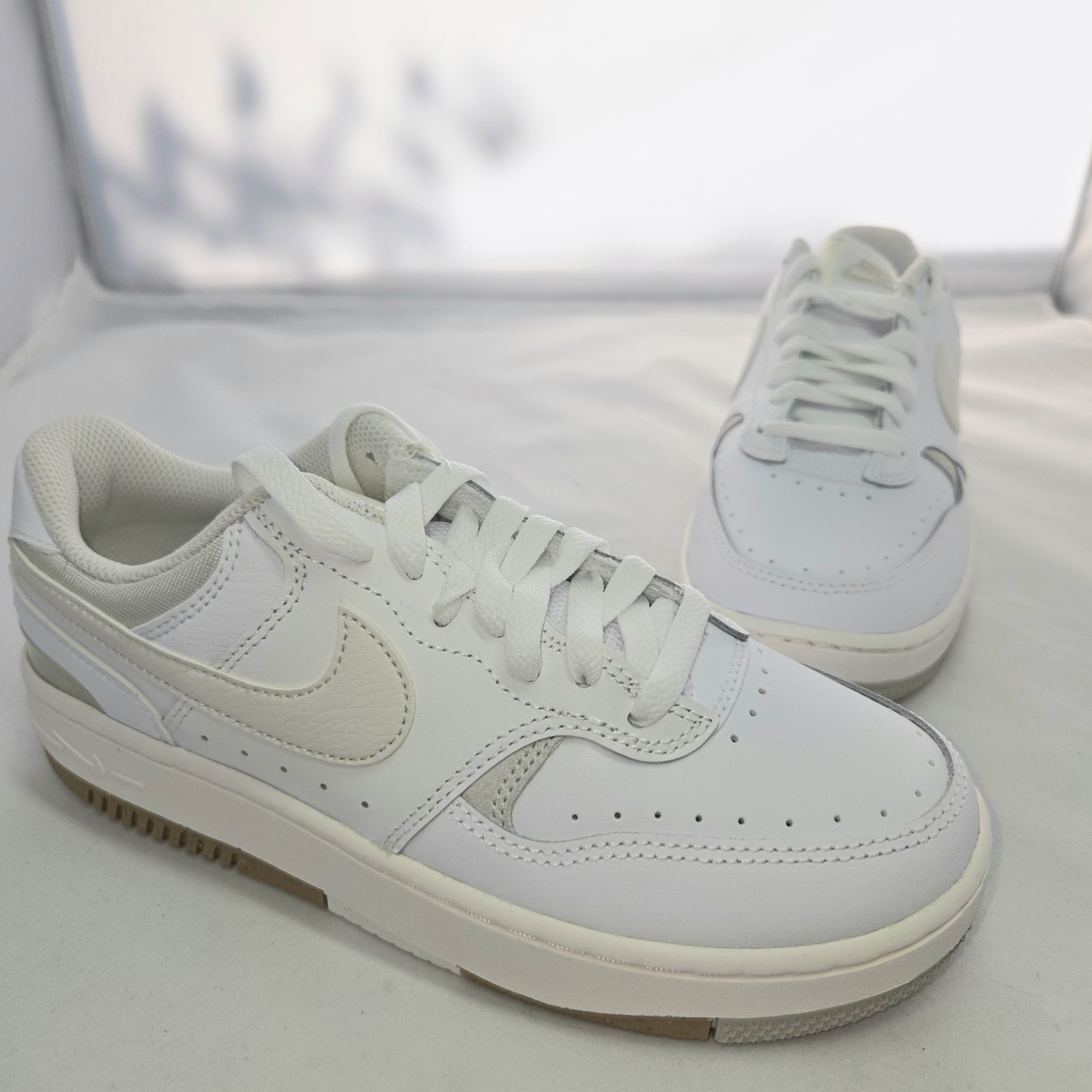 Nike Women’s Gamma Force Sneakers White/Phantom-Light Bone NEW Size 6.5