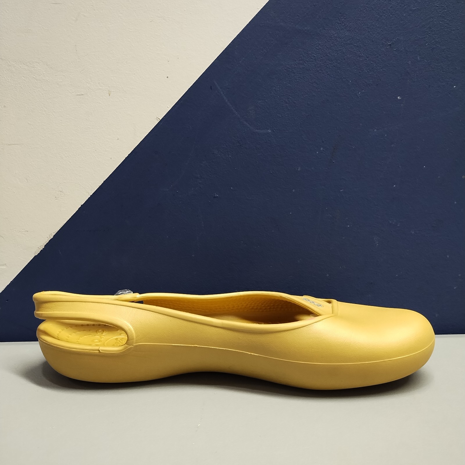 Crocs Croslite Slingback Sandals Womens 10 Tan Cutout Embellished Almond Toe