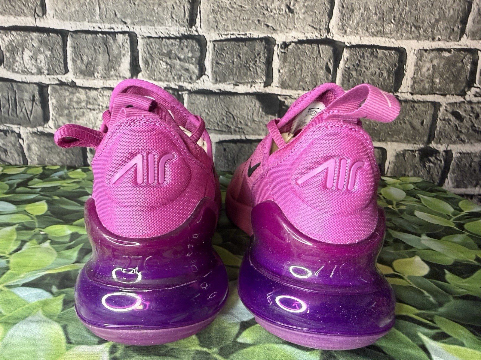 Nike Air Max 270 Hot Fuchsia Black Beyond Pink AH6789-501 Women’s Size 5 New