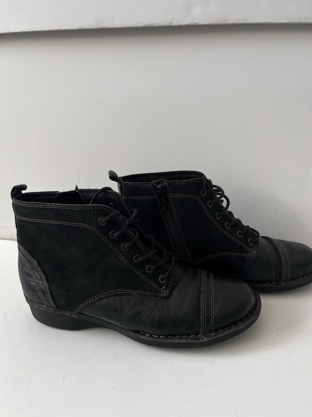 Clarks Boots Womens Size 7 Black Leather Ankle Combat Lace Up Zip 26104715