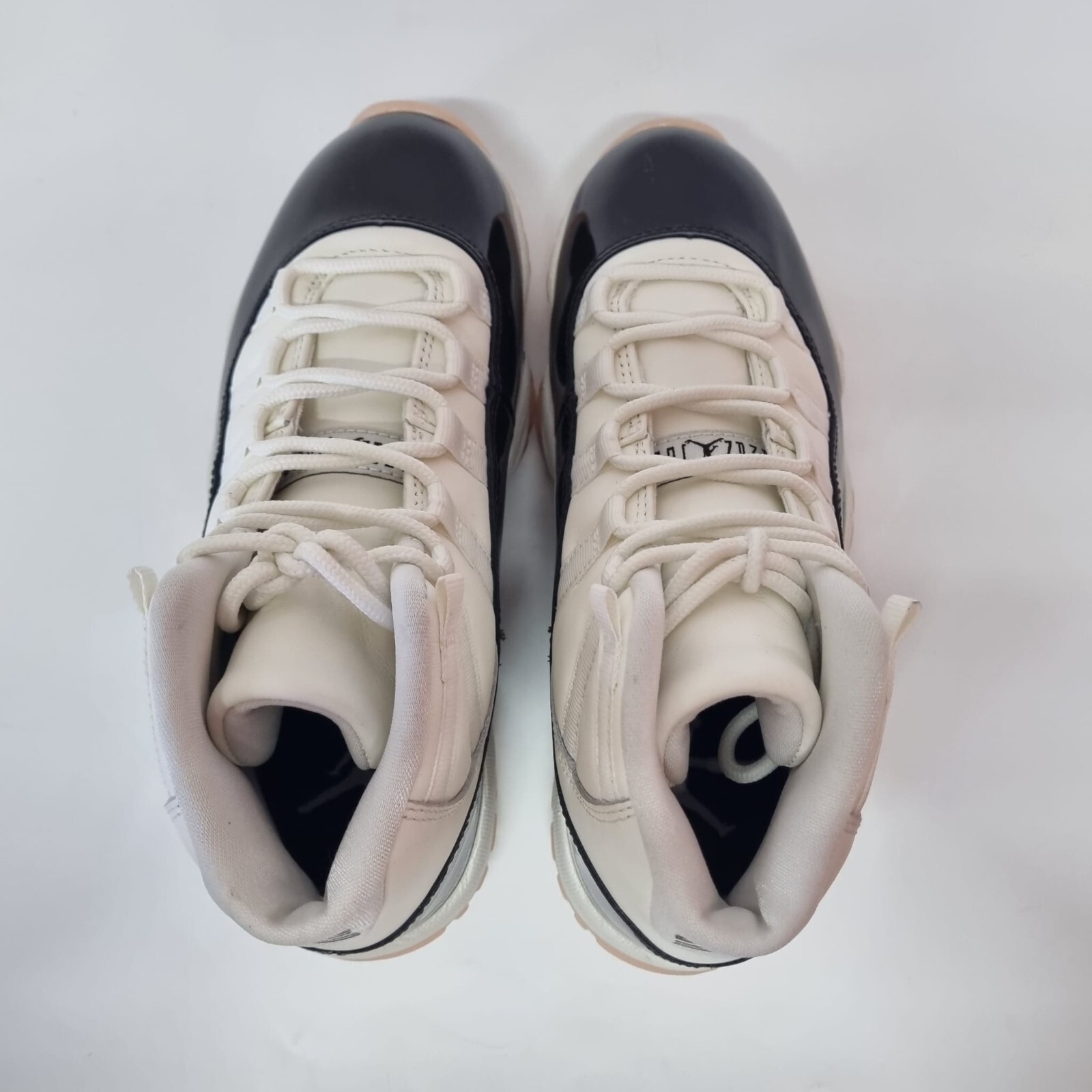 Nike Air Jordan 11 Retro Women’s 7.5 US 5UK AJ11 Neapolitan Sail Brown Sneakers