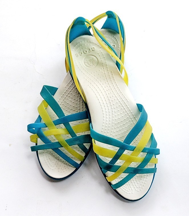 Crocs Hurache Flat Blue Yellow Strappy Sandals Women’s Size 9