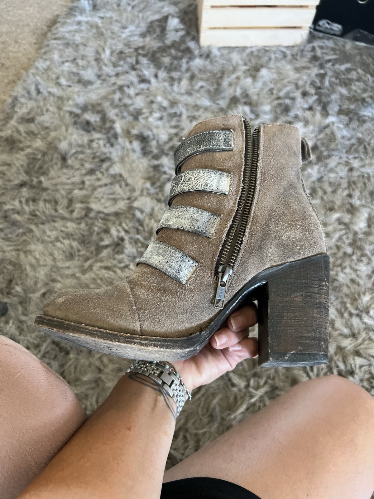 Freebird By Steven Women’s Brown Leather Ankle Bootie Round Toe Side Zip