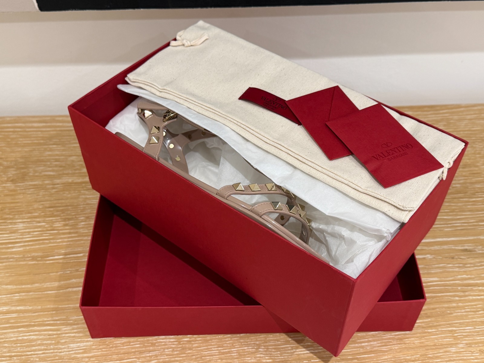 NIB Valentino Rockstud Jelly Flat Gladiator Sandals Size 37 Poudre/Nude/N