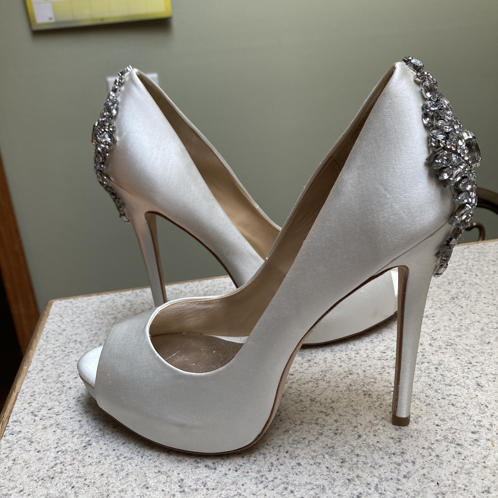 Badgley Mischka Kiara Embellished Peep-Toe Evening Pumps, Size 9 see description