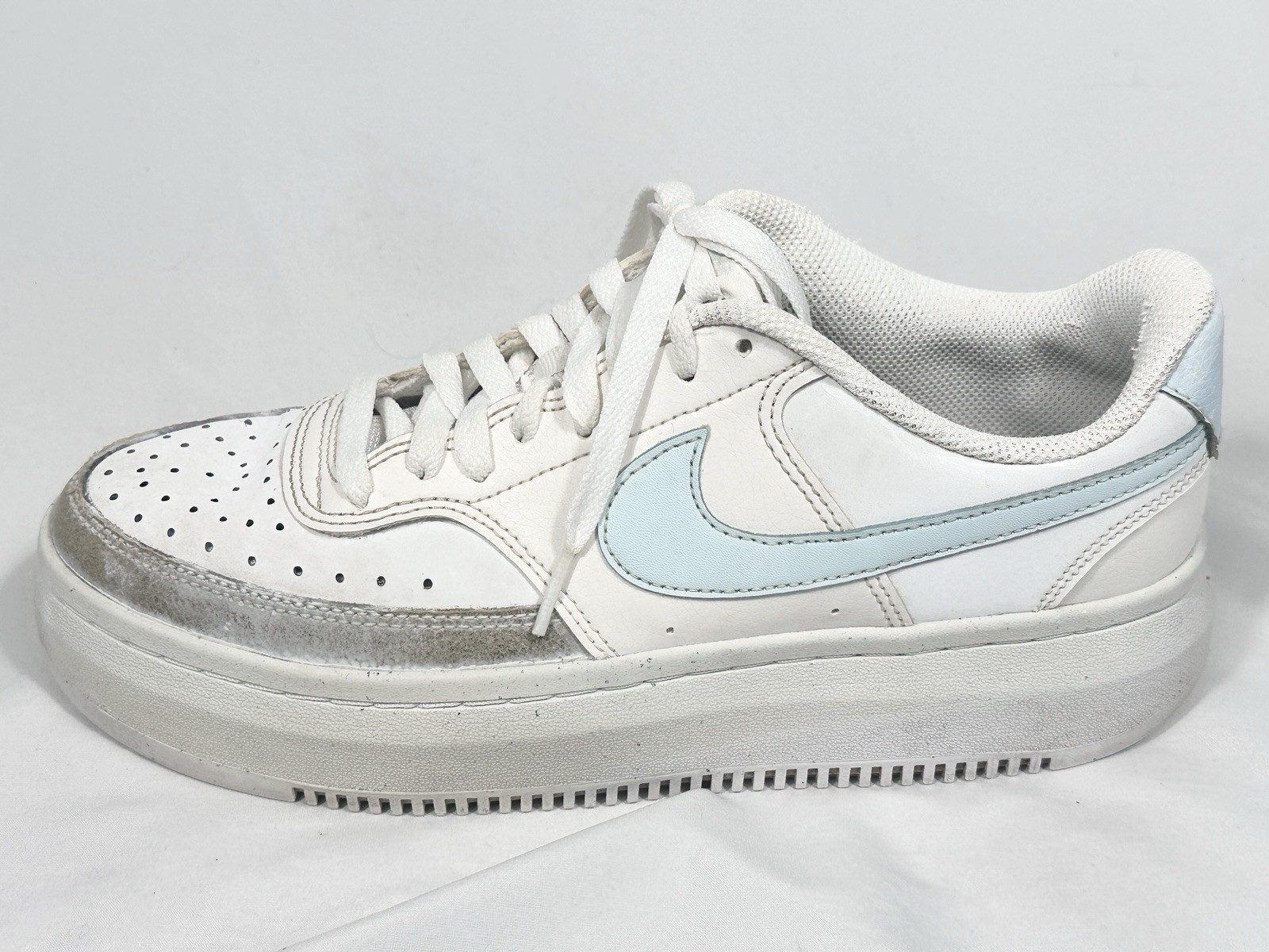 Nike Court Vision Alta Women’s Size 10 White Sneakers Basketball Trainers