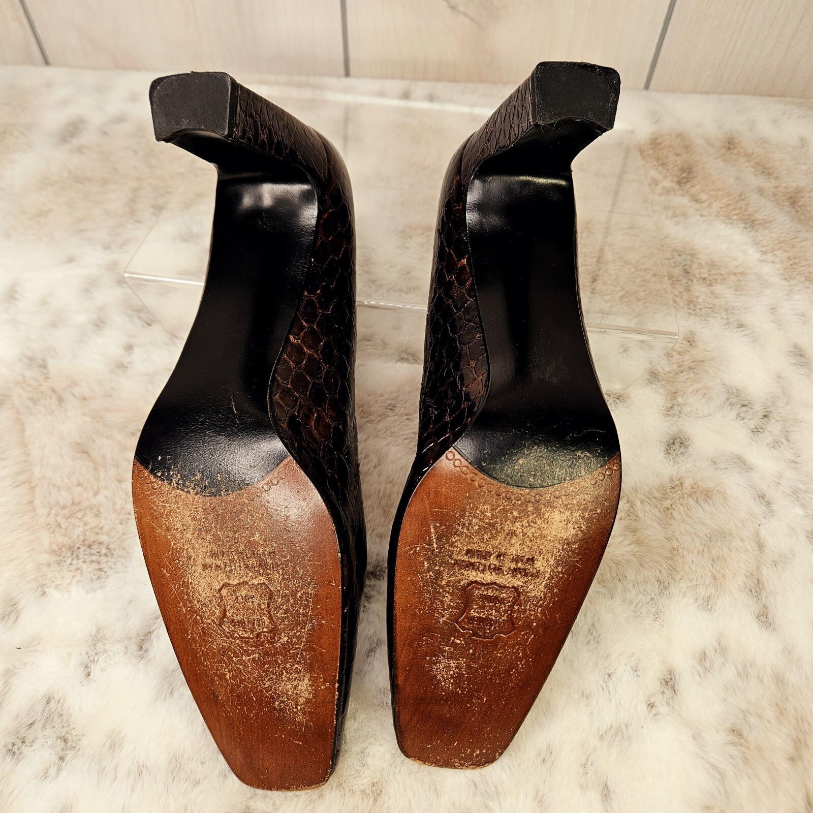 Stuart Weitzman Women’s 3″ Heels Pumps 9.5AAA Brown w/ Golden Hues Croc Embossed