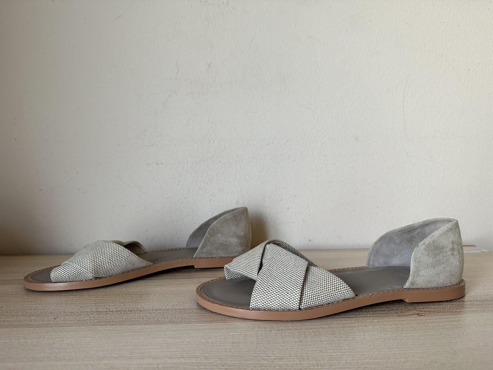 $250 VINCE Womens sz 5.5 IDA taupe suede woven slip on sandals flats