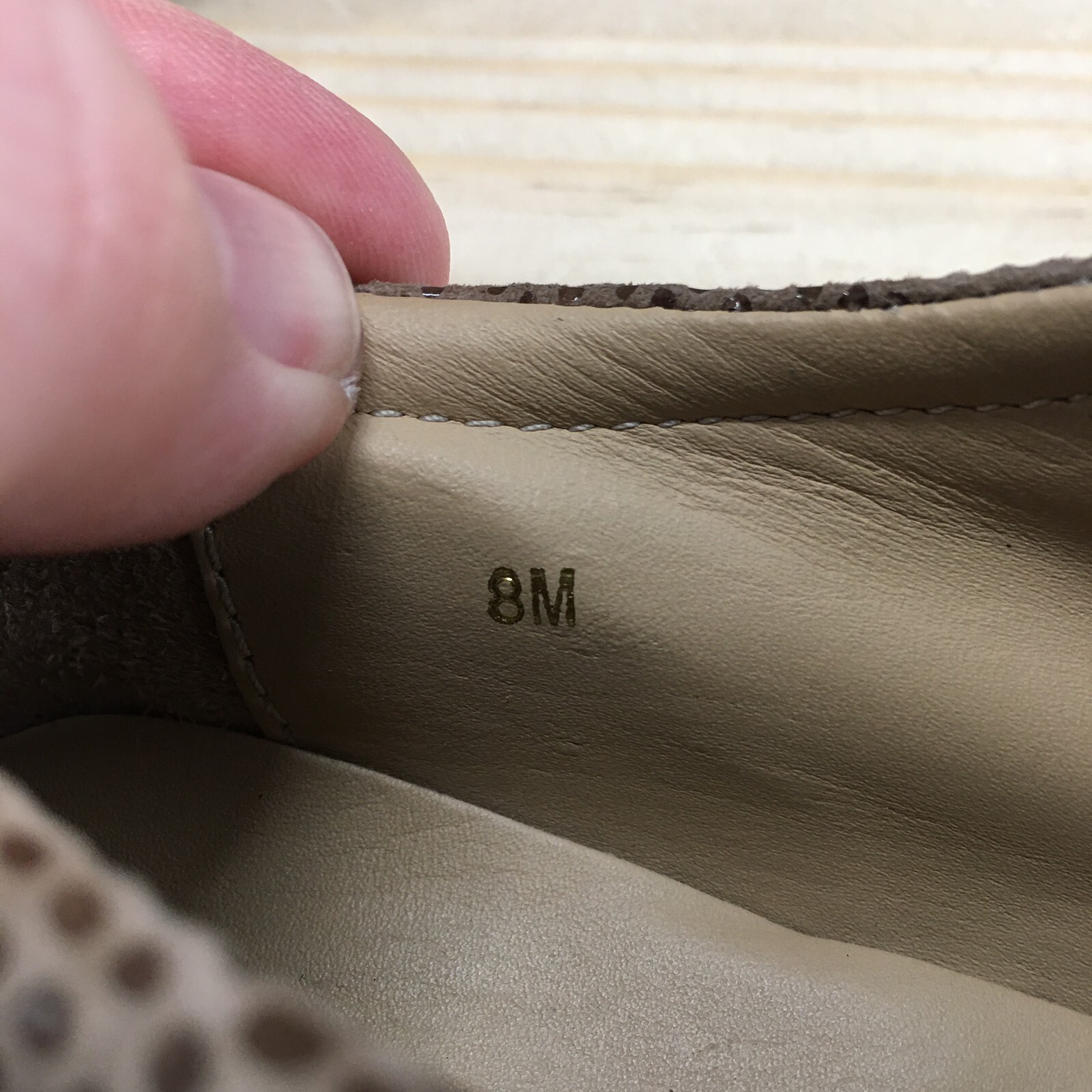 Vaneli Shoes Womens 8 M Casual Sneakers Beige Lace Up Low Top Comfort Round Toe