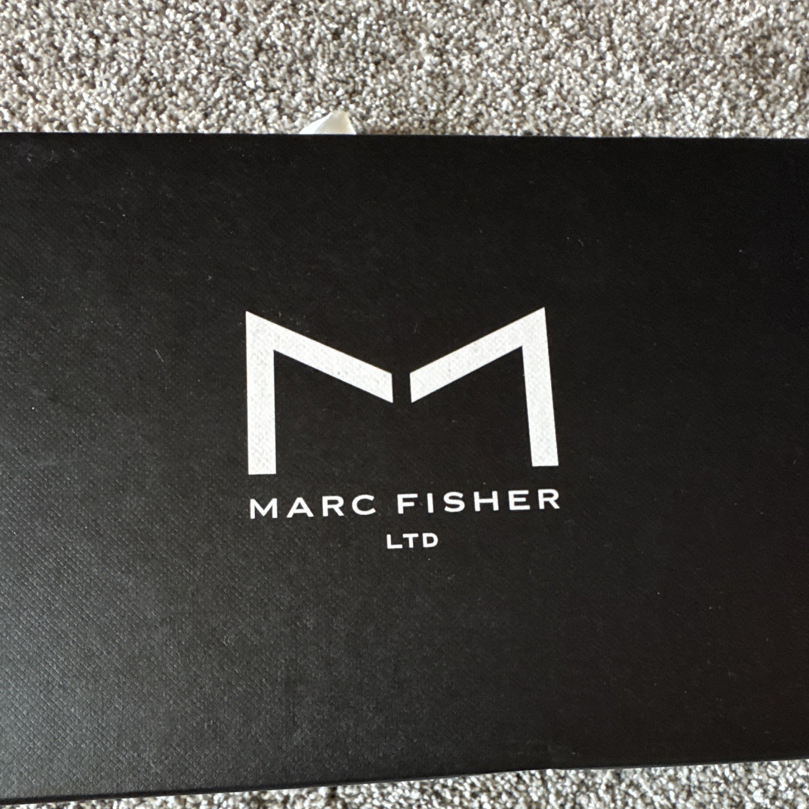 Marc Fisher LTD Leather Mary Jane Buckle Strap Cap Toe Beige/Black 6 M