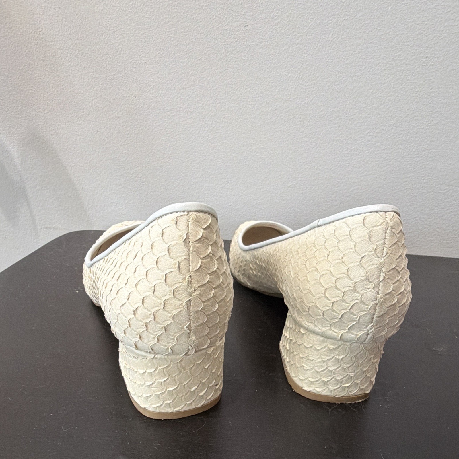 Bettye Muller Ivory Snakeskin Leather Textured Round Toe Slip-On Pumps 7M