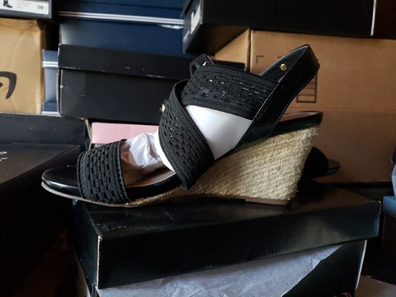 “London Fog” size 8.5 M , Woven Textile Sandals Pickwick BLACK Wedge Heel #00Q