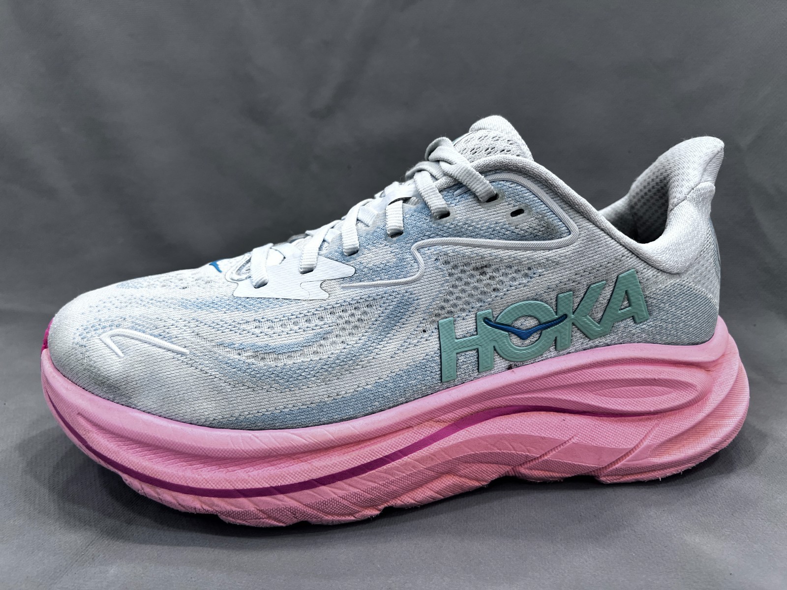 Hoka One One Clifton 10 Overcast Petal Running Shoes Women 8.5 (wide)