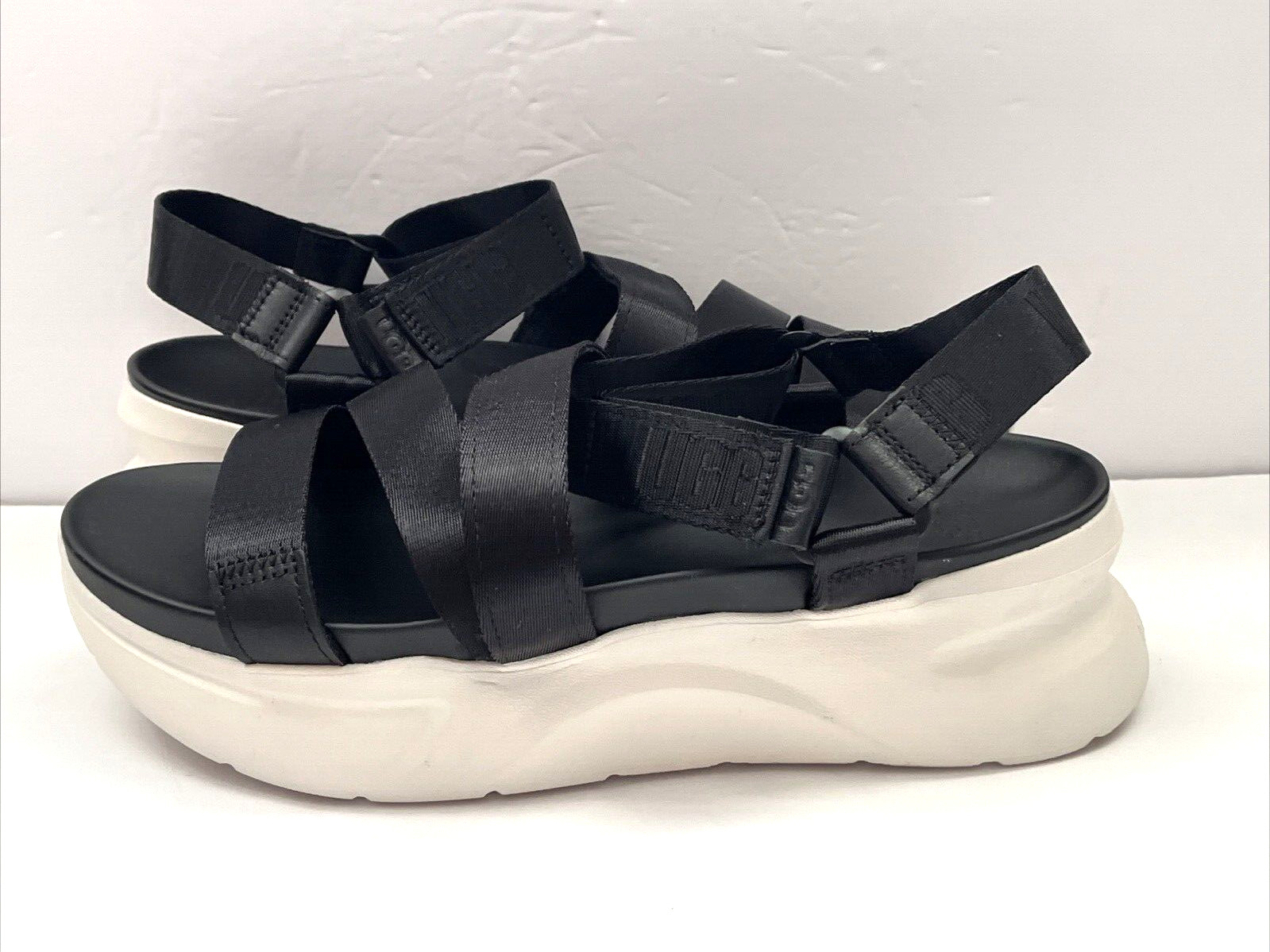 New! UGG Women’s Black LA Shores Platform Sandals Size 10, Casual