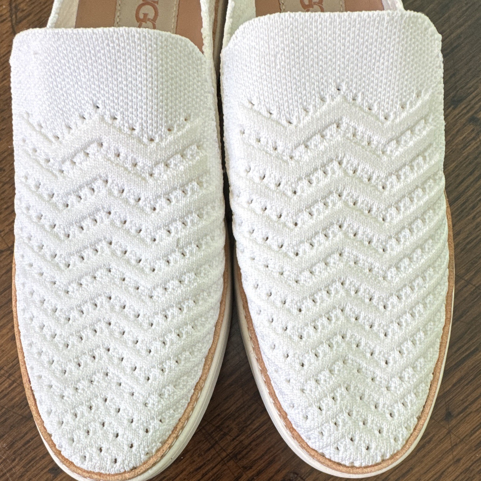 UGG Women’s Sammy 1102560 Chevron Knit Slip-On Sneakers US 7.5 EU 38.5