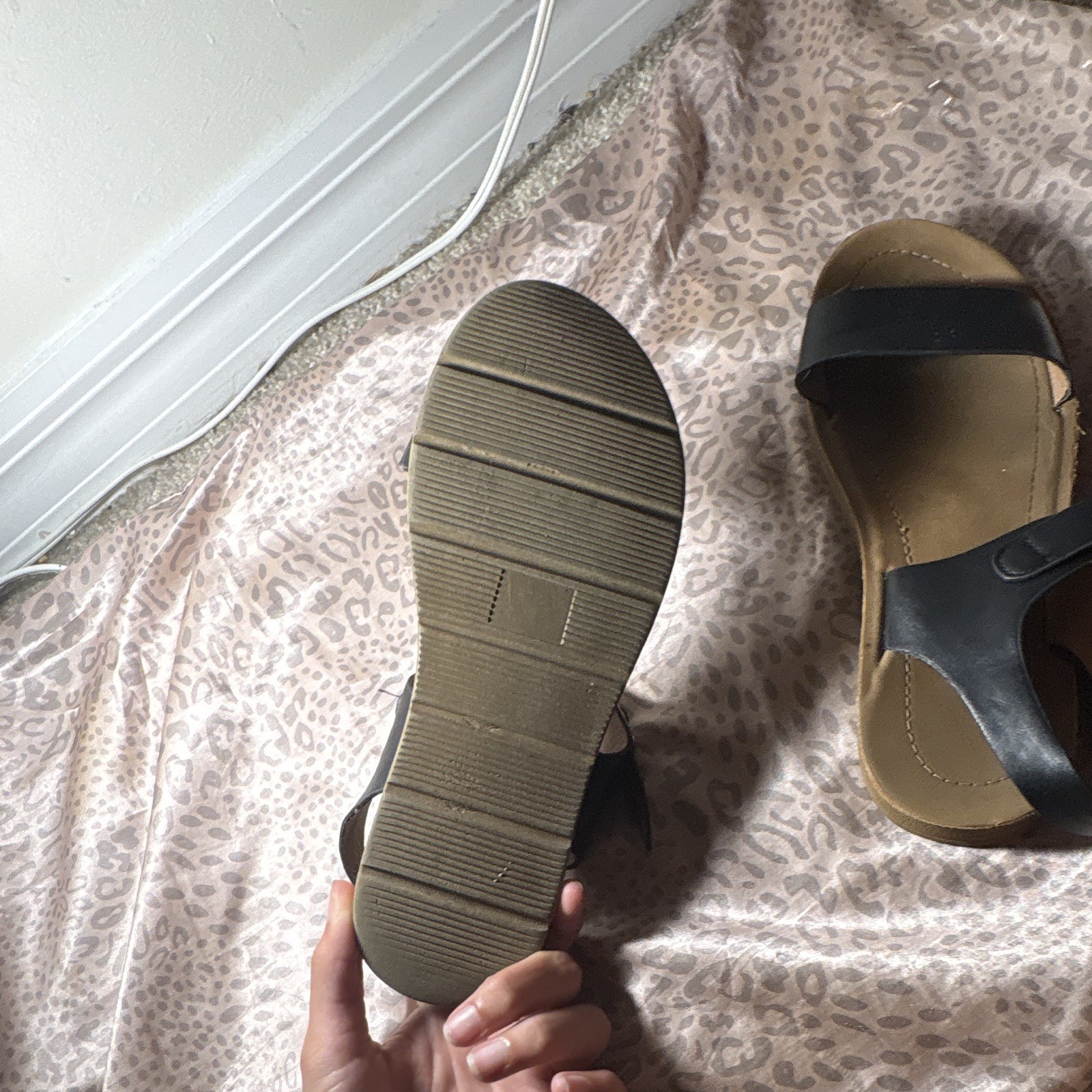 Women’s Black Leather Strappy Ankle Strap Sandals Buckle Slip-On Size 7.5