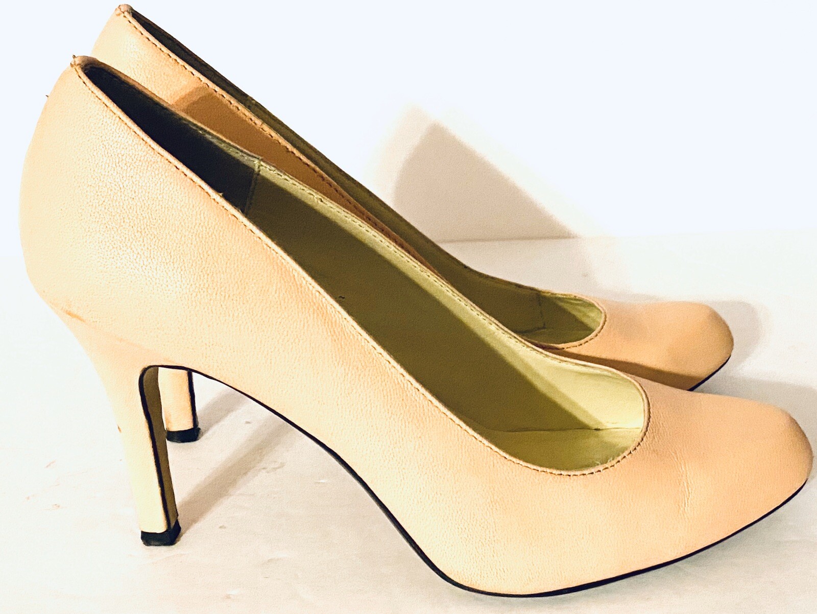 Max Studio Pink Leather Semi-Round Toe “Marais” Pumps Size 8M GUC!
