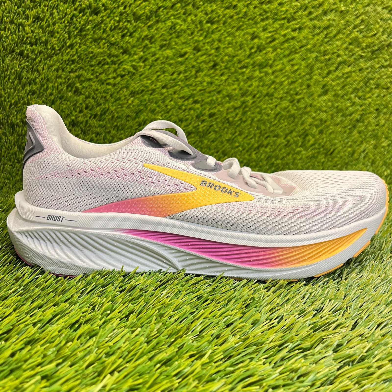 Brooks Ghost 17 Womens Size 9 Gray White Pink Athletic Running Shoes Sneakers