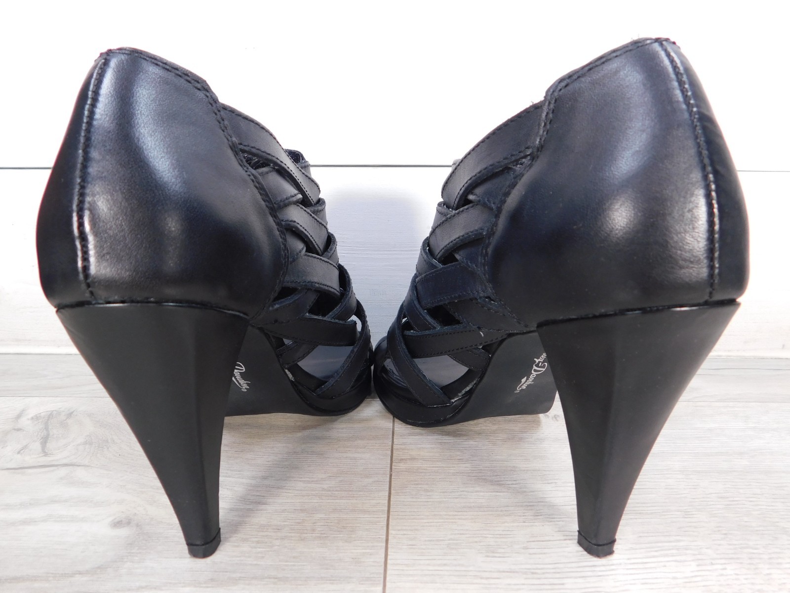 Harley Davidson Margie Black Leather Strappy Cone Heel Sandals D82323 Size 6.5 B