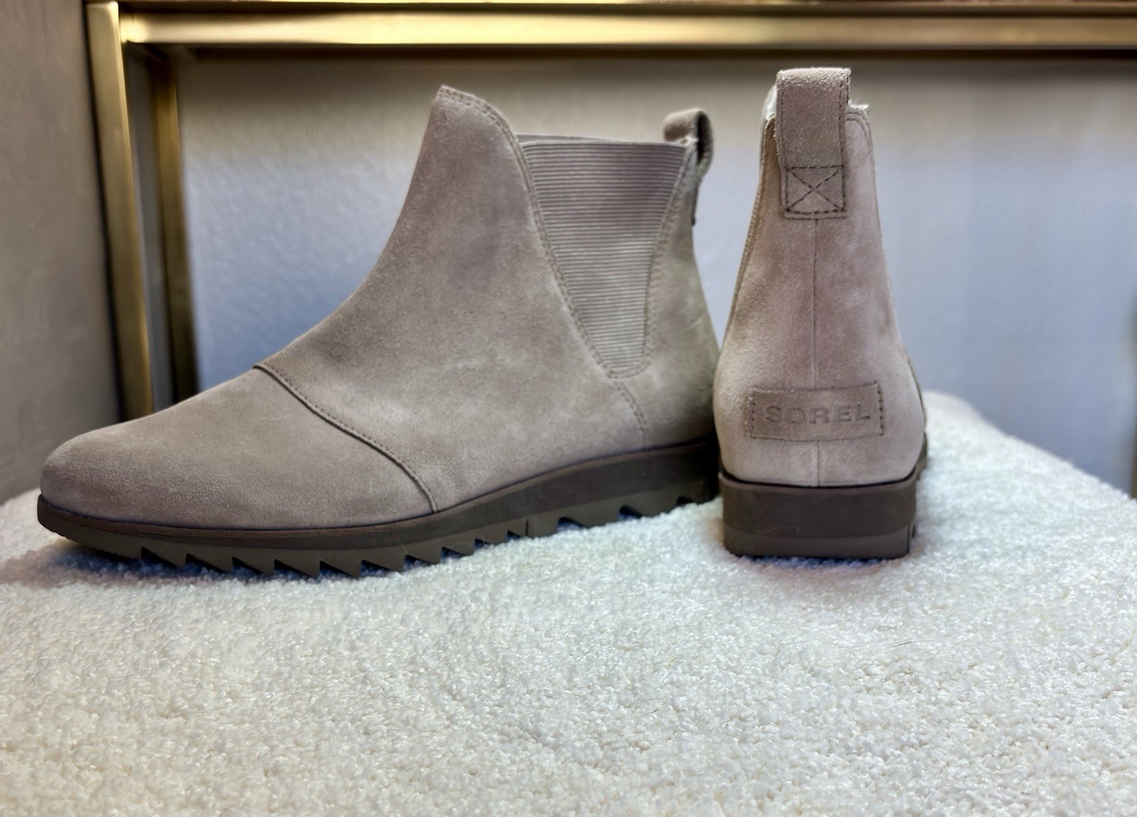 Sorel Women’s Taupe Suede Chelsea Ankle Boot Pull Tab Elastic Gore Block Heel 9M