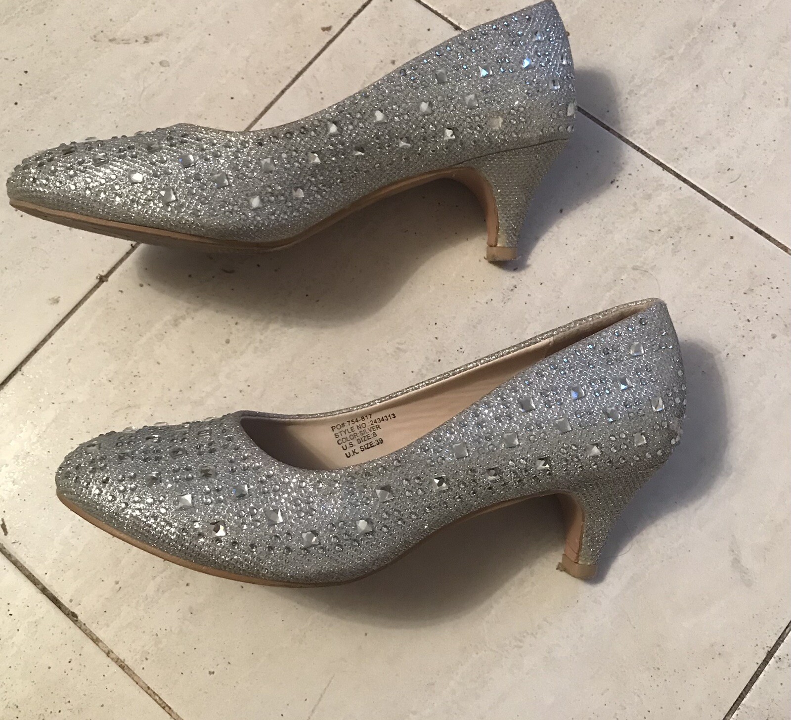Christmas Sparkly Holiday Silver Shoes Heels With Memory Foam Womens US Size 8