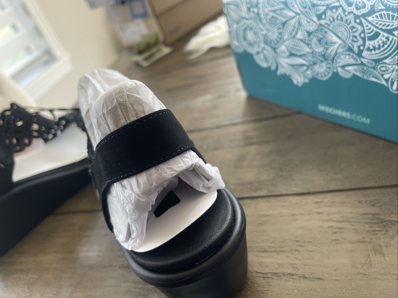 Cali From Skechers Luxe Foam California Comfort Sassier Dayz Women Black Size 11