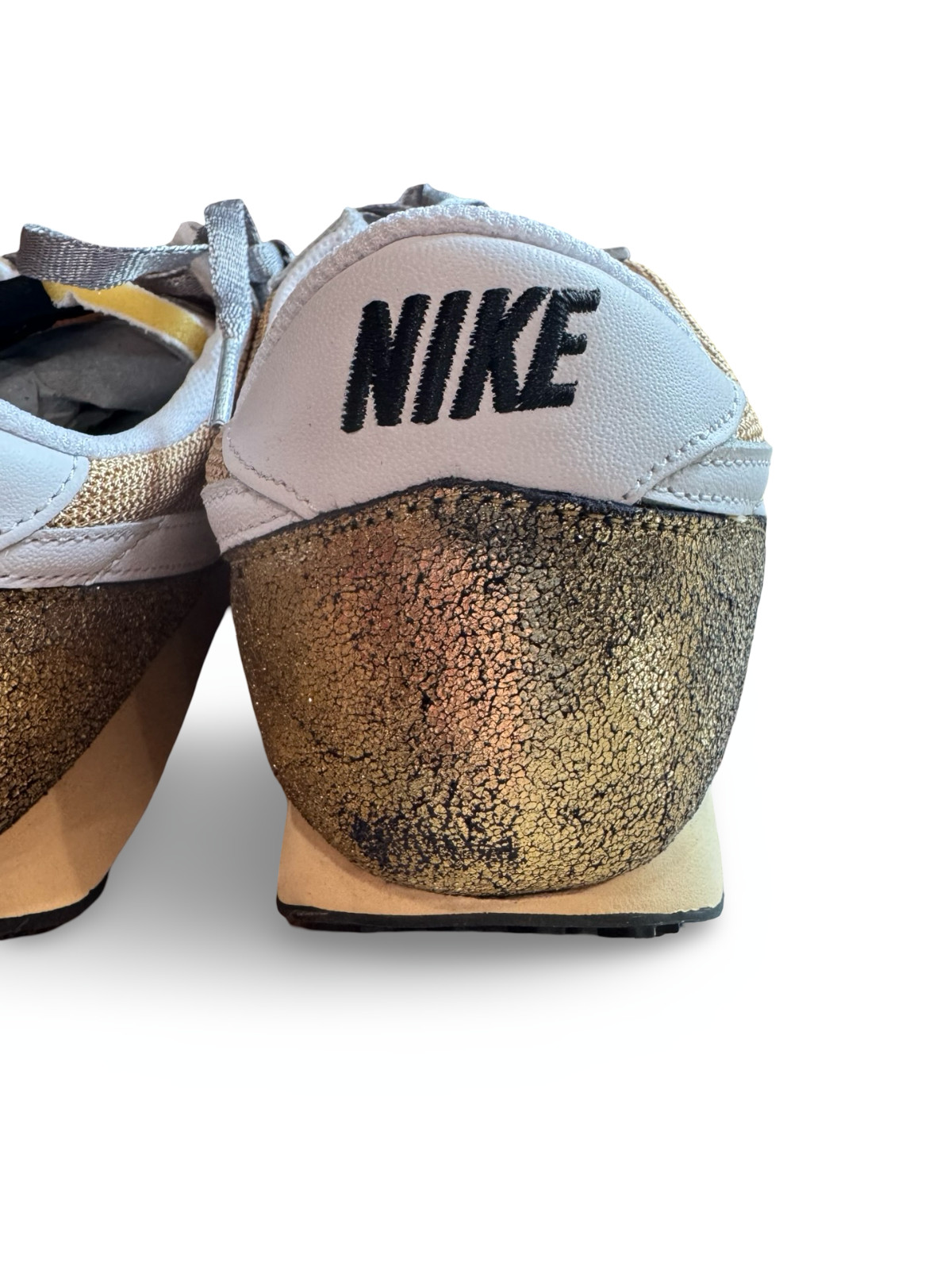 Sz 11 – Women’s Nike Daybreak ‘Golden Gals’ DO5883 700