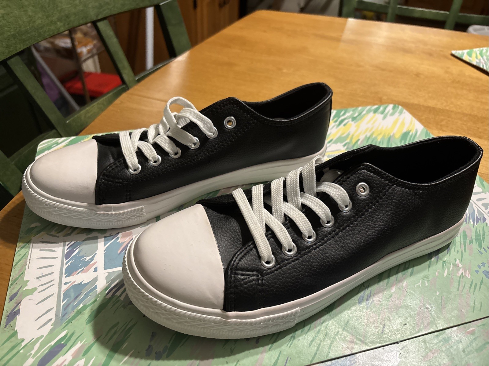 Women’s Mudd Sneakers B&W Faux Leather Lace Up 9.5 Brand New Never Worn