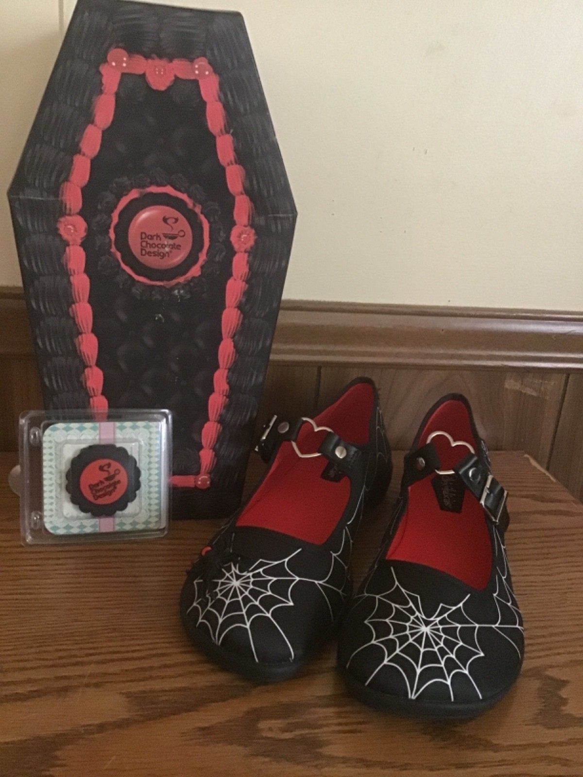 Dark Chocolate design shoes widows heart Maryjane flats size 8
