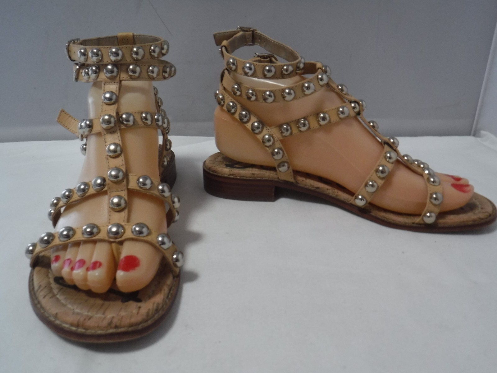 PF2 Sam Edelman Eavan Tan Nude Gold Studded Strappy Thong Sandals Sz 7 M Women’s