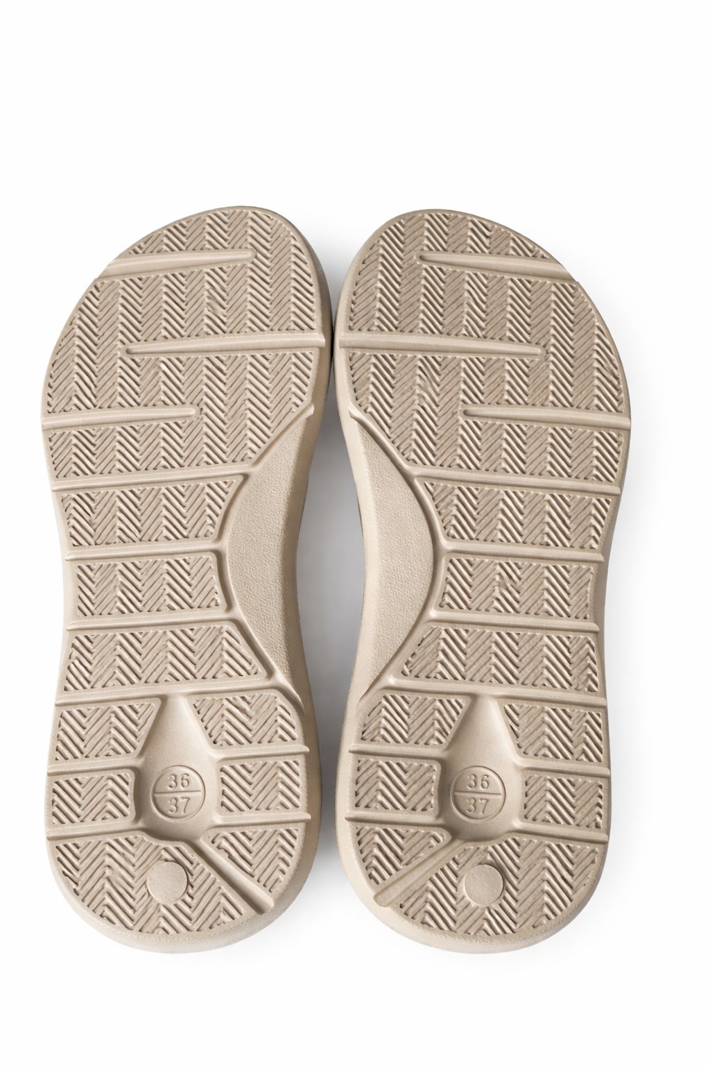 Women’s EVA Foam Flip Flops Cushioned Lightweight Beach Casual Sandals Beige