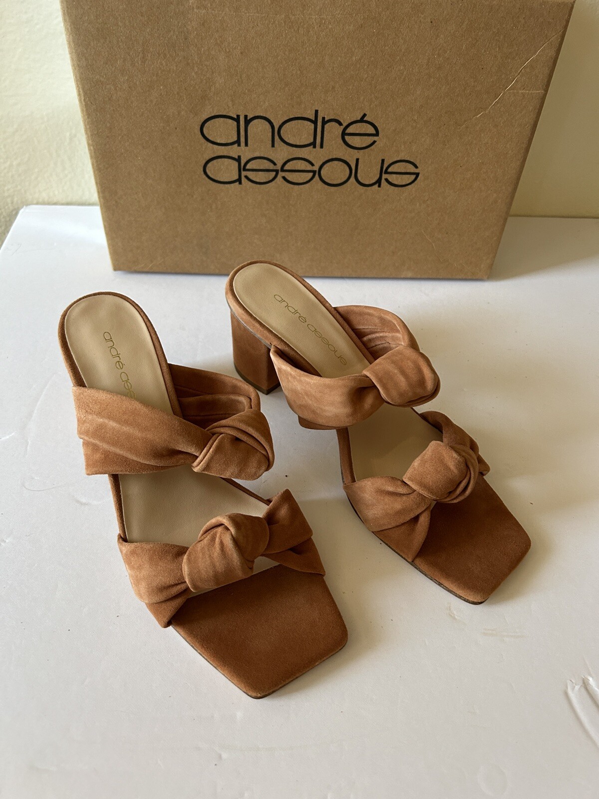 Andre Assous Darling Sandal Block Heel Knot Detail – Brown – Size 8 – New