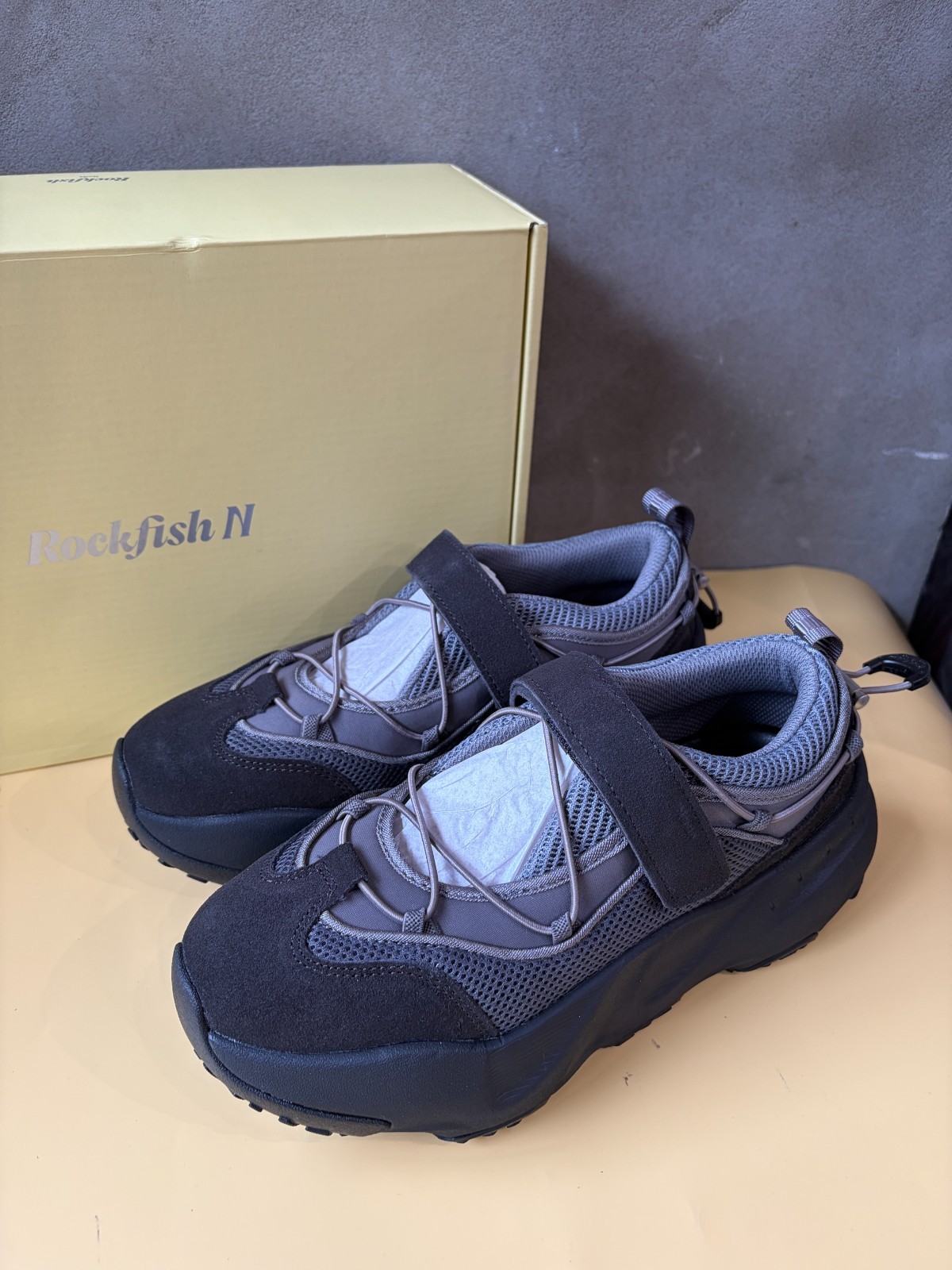 Rockfish Weatherwear Bryn Sneakers V2 Women’s Lifestyle Shoes [US:6] CHARCOAL