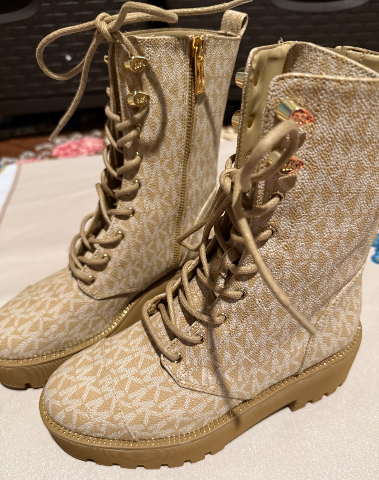 Michael Kors Women’s Cream Signature Logo Lace Up Combat Boots Ankle Gold zipper