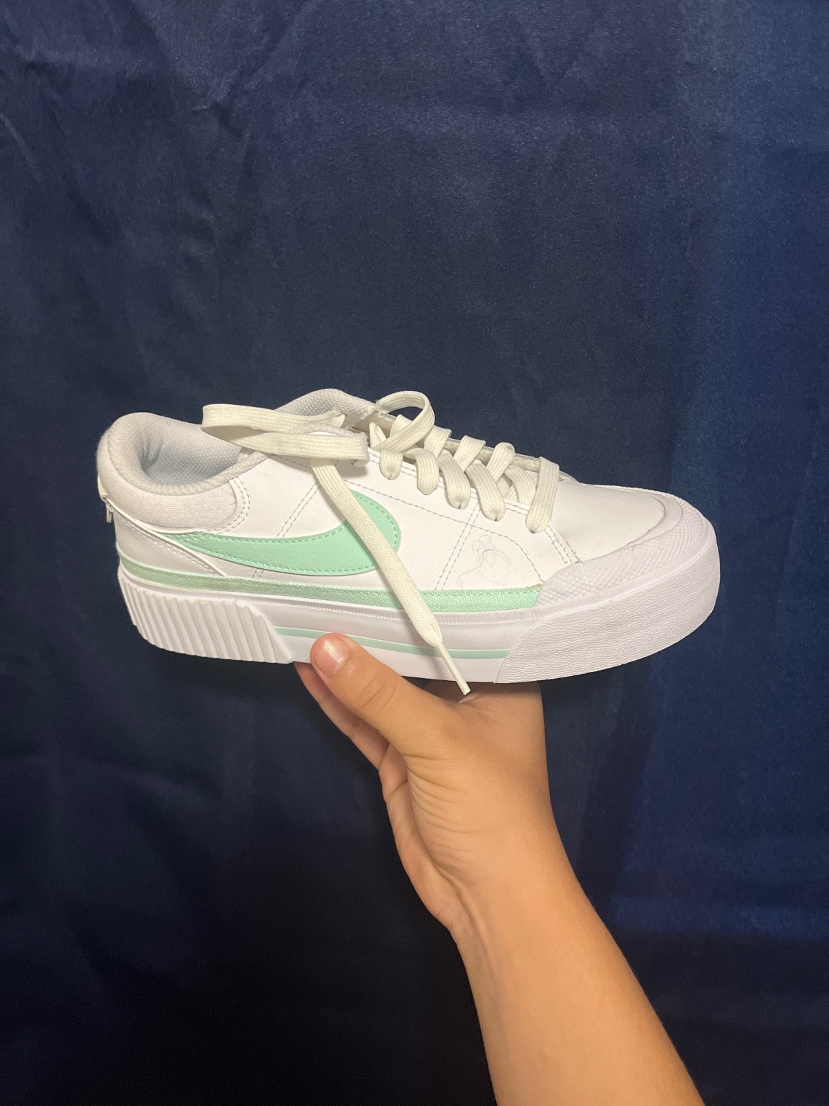 Women’s Nike court legacy, Turquoise/White, Size 6.5