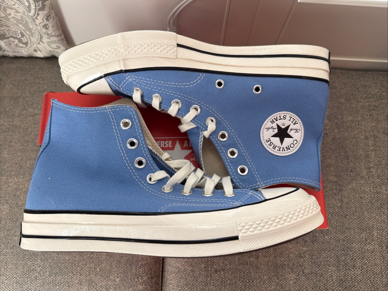 Women’s Size 10 / Men’s Size 8 Converse A10524F Blue Sneakers Shoes
