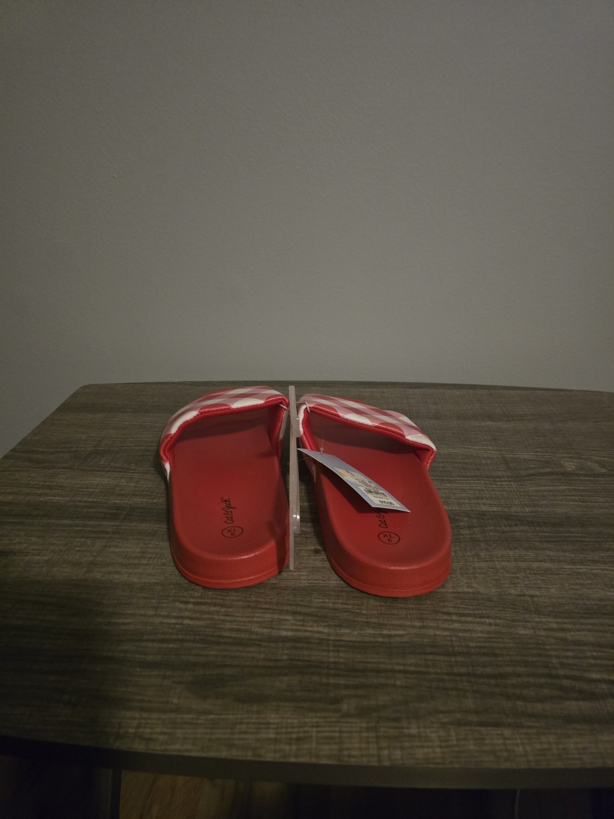 Cat & Jack Women’s Red/White/Pink Slide Sandals Size XL (6)