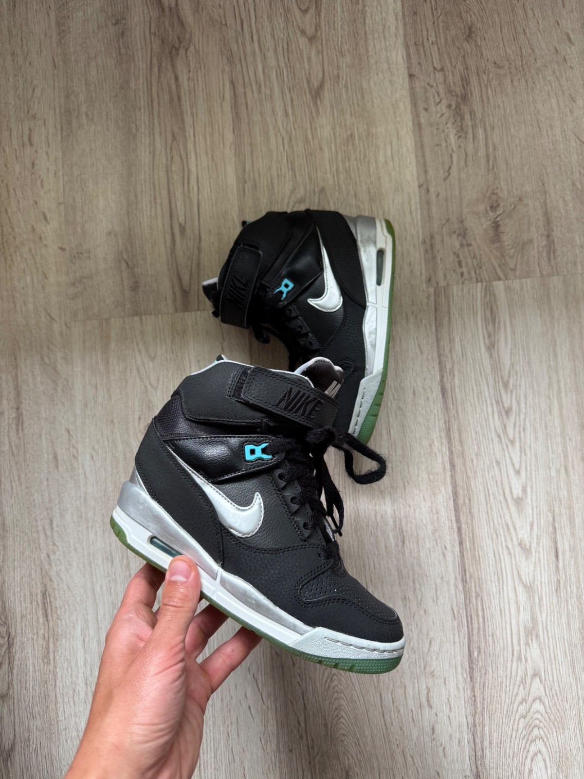 ws Nike Air Revolution Sky Hi size UK 3.5 US 6 23 cm rare