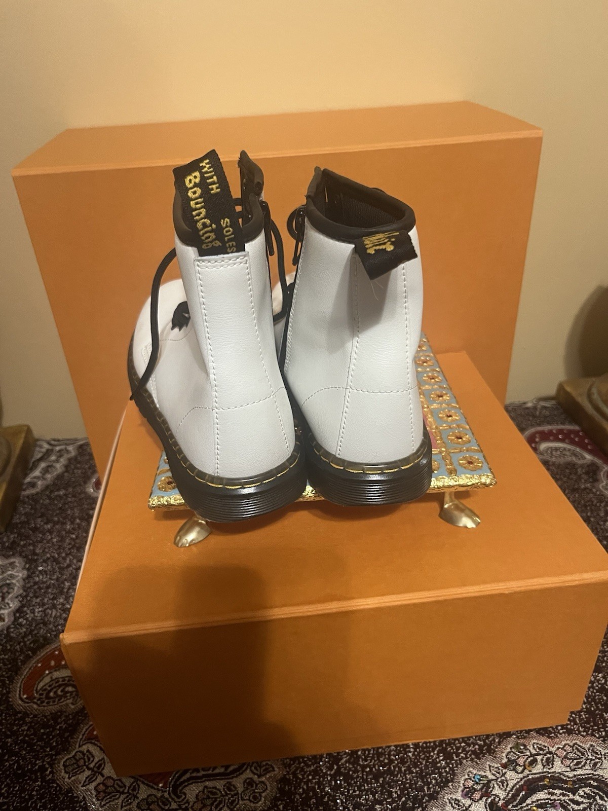 Dr. Martens Zavala T Lamper Combat Boot in White Leather Unisex M 4 / W 5